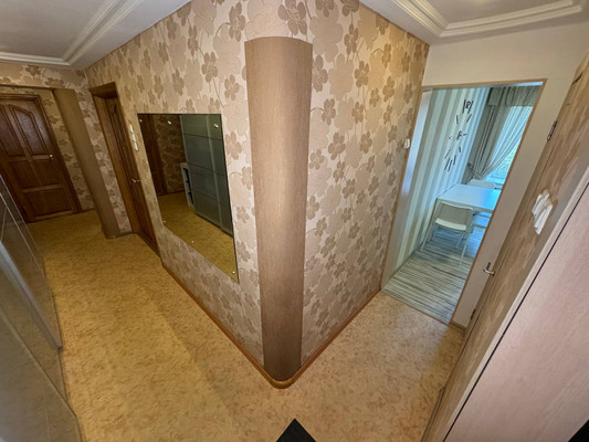 Продам трехкомнатную (3-комн.) квартиру, Первостроителей пр-кт, 20, Комсомольск-на-Амуре г