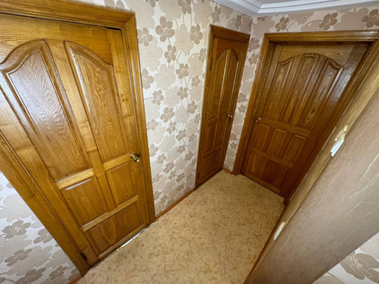 Продам трехкомнатную (3-комн.) квартиру, Первостроителей пр-кт, 20, Комсомольск-на-Амуре г