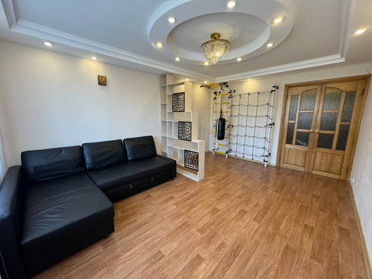 Продам трехкомнатную (3-комн.) квартиру, Первостроителей пр-кт, 20, Комсомольск-на-Амуре г