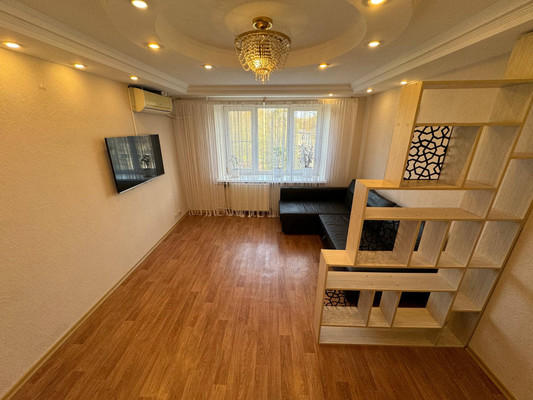 Продам трехкомнатную (3-комн.) квартиру, Первостроителей пр-кт, 20, Комсомольск-на-Амуре г