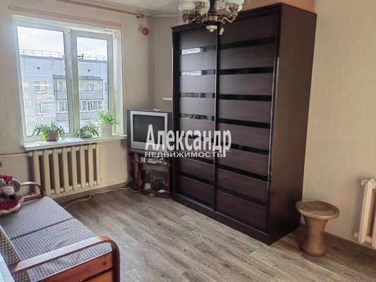 Продам двухкомнатную (2-комн.) квартиру, Пролетарская ул, 15, Волхов г