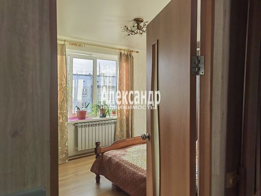 Продам двухкомнатную (2-комн.) квартиру, Пролетарская ул, 15, Волхов г