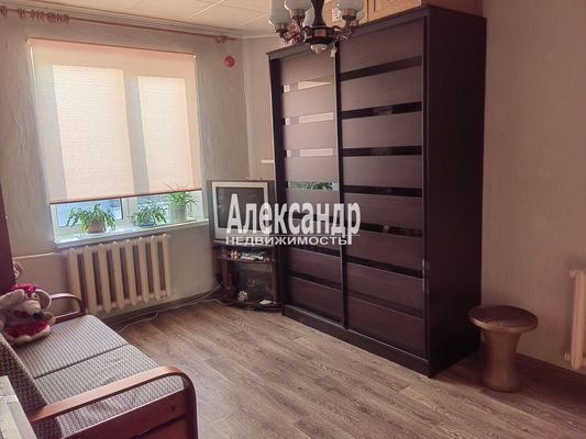 Продам двухкомнатную (2-комн.) квартиру, Пролетарская ул, 15, Волхов г