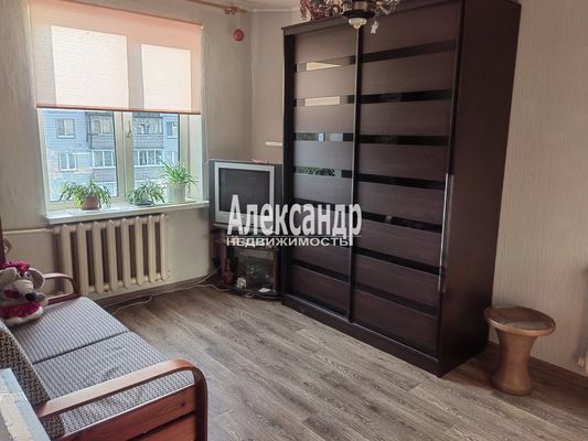 Продам двухкомнатную (2-комн.) квартиру, Пролетарская ул, 15, Волхов г