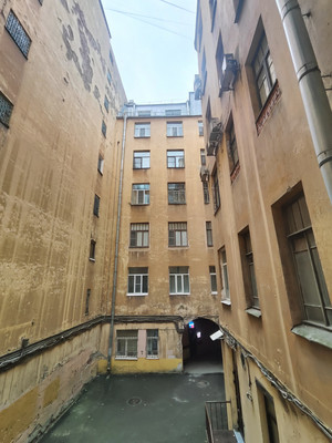 Продам трехкомнатную (3-комн.) квартиру, Большой П.С. пр-кт, 106, Санкт-Петербург г