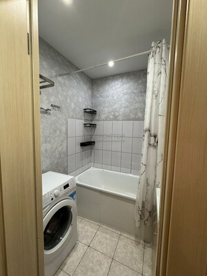 Продам двухкомнатную (2-комн.) квартиру, Лухмановская ул, 17, Москва г