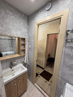 Продам двухкомнатную (2-комн.) квартиру, Лухмановская ул, 17, Москва г