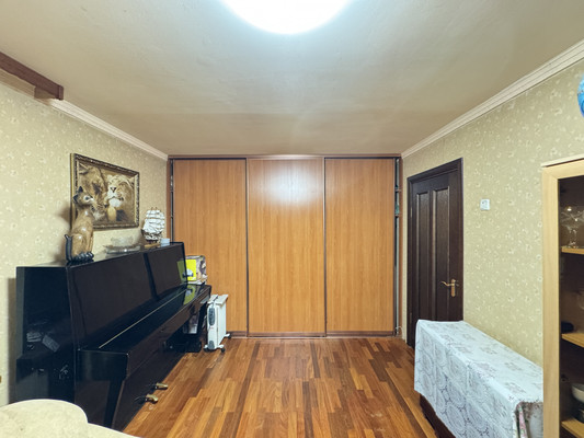 Продам двухкомнатную (2-комн.) квартиру, Зверинецкая ул, 12, Москва г