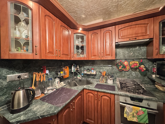 Продам двухкомнатную (2-комн.) квартиру, Зверинецкая ул, 12, Москва г