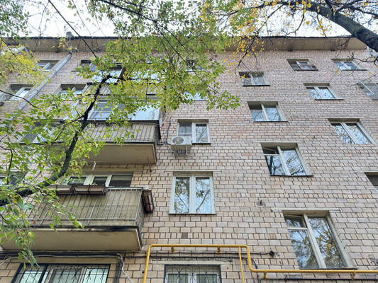 Продам двухкомнатную (2-комн.) квартиру, Зверинецкая ул, 12, Москва г