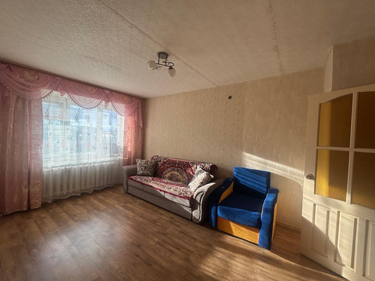 Продам двухкомнатную (2-комн.) квартиру, Ленинградская ул, 11, Емва г