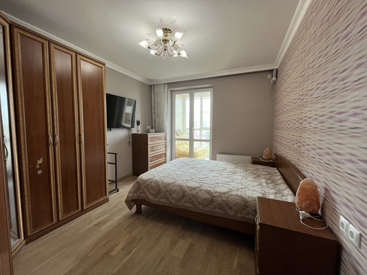 Продам трехкомнатную (3-комн.) квартиру, 18-я линия ул, 3, Ростов-на-Дону г