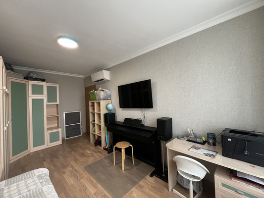 Продам трехкомнатную (3-комн.) квартиру, 18-я линия ул, 3, Ростов-на-Дону г