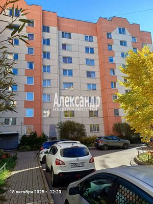 Продам трехкомнатную (3-комн.) квартиру, Спирина ул, 7к1, Красное Село г