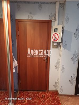 Продам трехкомнатную (3-комн.) квартиру, Спирина ул, 7к1, Красное Село г