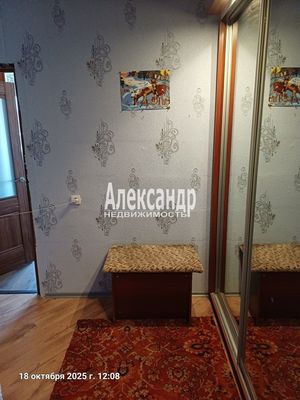 Продам трехкомнатную (3-комн.) квартиру, Спирина ул, 7к1, Красное Село г