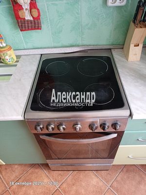 Продам трехкомнатную (3-комн.) квартиру, Спирина ул, 7к1, Красное Село г