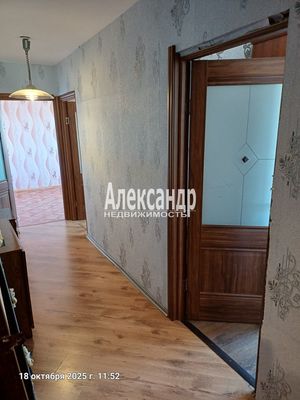 Продам трехкомнатную (3-комн.) квартиру, Спирина ул, 7к1, Красное Село г