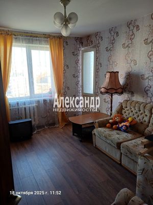 Продам трехкомнатную (3-комн.) квартиру, Спирина ул, 7к1, Красное Село г