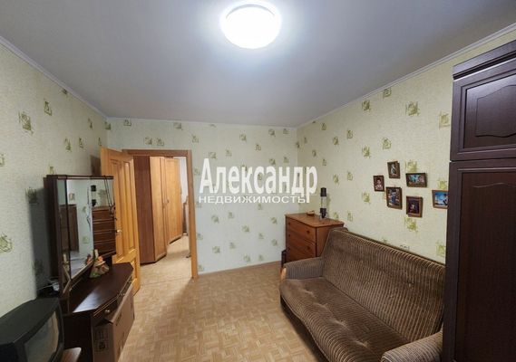 Продам двухкомнатную (2-комн.) квартиру, Чапаева ул, 23, Приозерск г