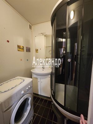 Продам двухкомнатную (2-комн.) квартиру, Чапаева ул, 23, Приозерск г