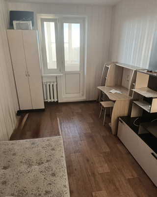Продам трехкомнатную (3-комн.) квартиру, Павловская ул, 38/17А, Колпино г
