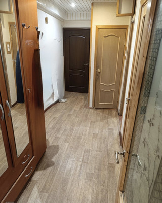 Продам трехкомнатную (3-комн.) квартиру, Павловская ул, 38/17А, Колпино г