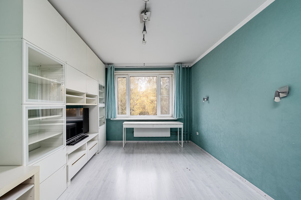 Продам трехкомнатную (3-комн.) квартиру, Давыдковская ул, 10к6, Москва г