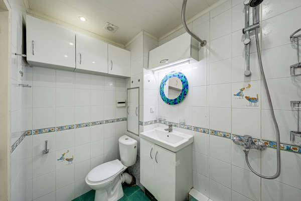 Продам трехкомнатную (3-комн.) квартиру, Давыдковская ул, 10к6, Москва г