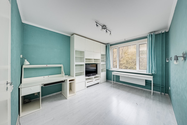 Продам трехкомнатную (3-комн.) квартиру, Давыдковская ул, 10к6, Москва г