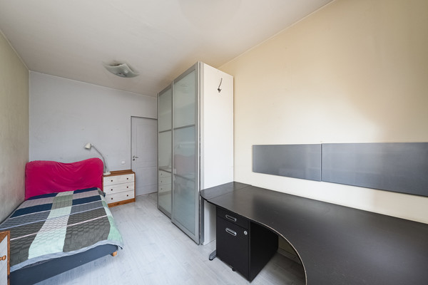 Продам трехкомнатную (3-комн.) квартиру, Давыдковская ул, 10к6, Москва г