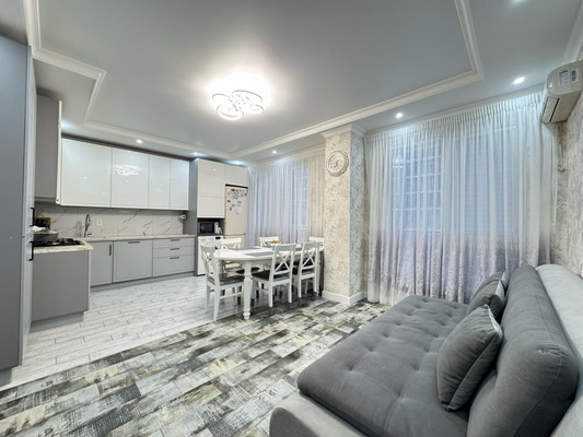 Продам трехкомнатную (3-комн.) квартиру, Тлостанова ул, 32, Нальчик г