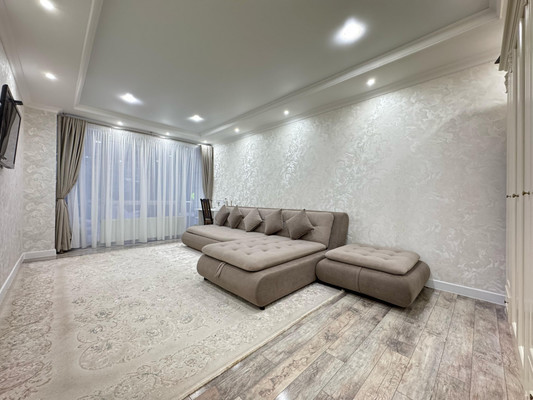 Продам трехкомнатную (3-комн.) квартиру, Тлостанова ул, 32, Нальчик г