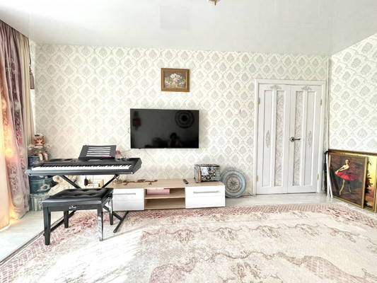 Продам трехкомнатную (3-комн.) квартиру, Комсомольская ул, 36, Медведево пгт