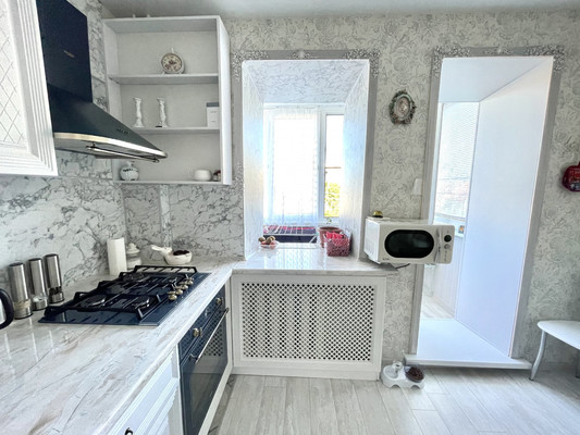 Продам трехкомнатную (3-комн.) квартиру, Комсомольская ул, 36, Медведево пгт