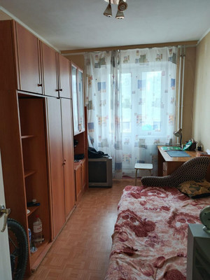 Продам трехкомнатную (3-комн.) квартиру, Тургенева ул, 304, Армавир г