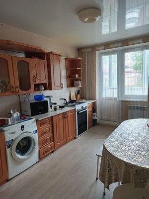 Продам трехкомнатную (3-комн.) квартиру, Тургенева ул, 304, Армавир г
