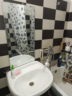 Продам трехкомнатную (3-комн.) квартиру, Тургенева ул, 304, Армавир г