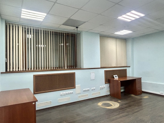 Продам торговое помещение 150 м2, 2-й Муринский пр-кт, 39, Санкт-Петербург г