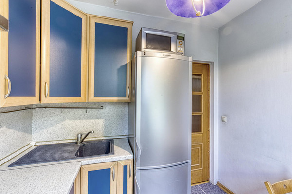 Продам трехкомнатную (3-комн.) квартиру, Нахимовский пр-кт, 38, Москва г