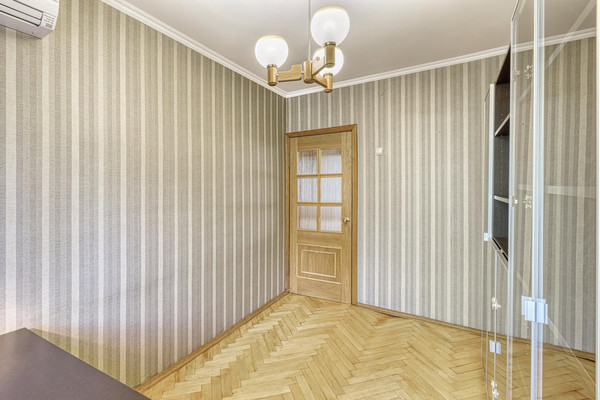 Продам трехкомнатную (3-комн.) квартиру, Нахимовский пр-кт, 38, Москва г