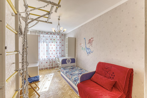 Продам трехкомнатную (3-комн.) квартиру, Нахимовский пр-кт, 38, Москва г