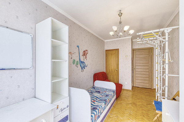 Продам трехкомнатную (3-комн.) квартиру, Нахимовский пр-кт, 38, Москва г