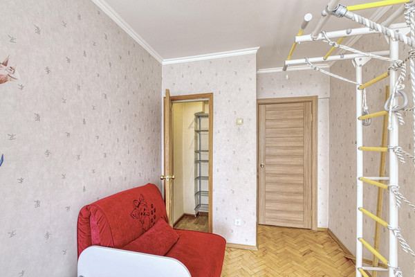Продам трехкомнатную (3-комн.) квартиру, Нахимовский пр-кт, 38, Москва г