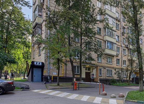 Продам трехкомнатную (3-комн.) квартиру, Нахимовский пр-кт, 38, Москва г