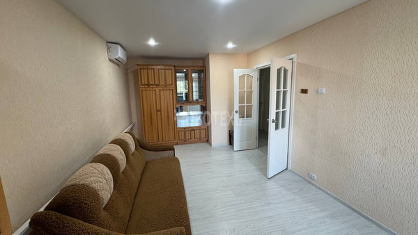 Продам трехкомнатную (3-комн.) квартиру, 76-й кв-л, 32, Курганинск г