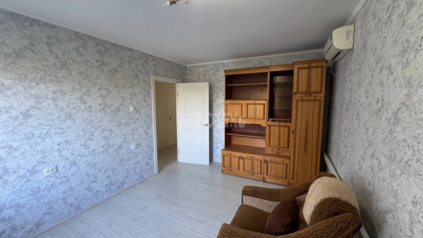 Продам трехкомнатную (3-комн.) квартиру, 76-й кв-л, 32, Курганинск г