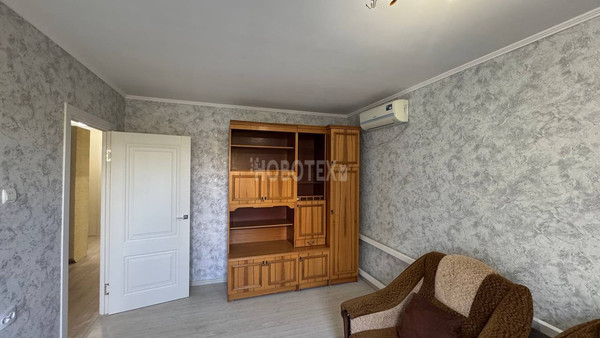 Продам трехкомнатную (3-комн.) квартиру, 76-й кв-л, 32, Курганинск г