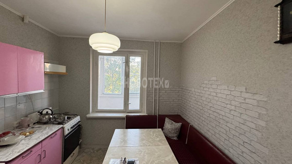 Продам трехкомнатную (3-комн.) квартиру, 76-й кв-л, 32, Курганинск г