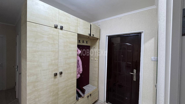 Продам трехкомнатную (3-комн.) квартиру, 76-й кв-л, 32, Курганинск г